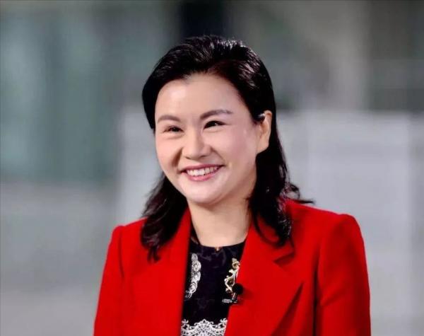 “玻璃女王”周群飛:打工妹到湖南女首富,為何不嫁富豪嫁司機? “玻璃女王”周群飛:打工妹到湖南女首富,為何不嫁富豪嫁司機?