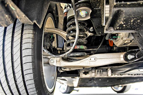 智駕開箱丨底盤和操控是給我最大的驚喜,場地試駕上汽R汽車MARVEL R 智駕開箱丨底盤和操控是給我最大的驚喜,場地試駕上汽R汽車MARVEL R