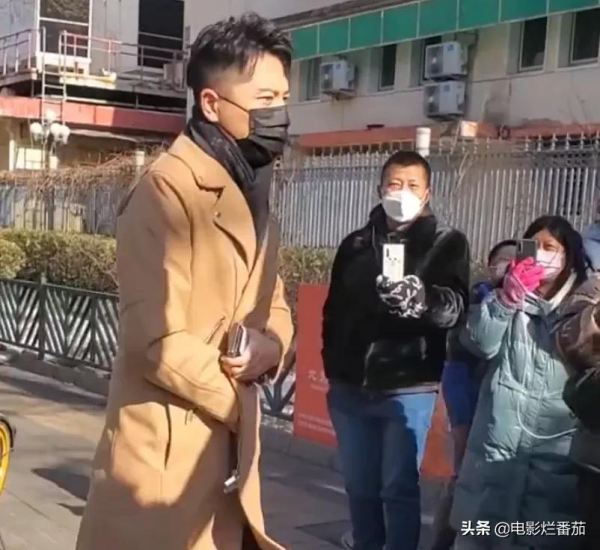 春晚第三次聯排：趙麗穎美目顧盼，毛曉彤虎紋吸睛，宋茜皮衣颯氣