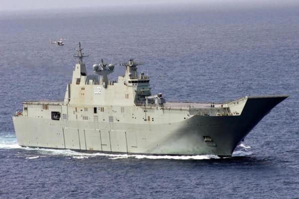 “堪培拉”級兩棲攻擊艦圖集（118圖）