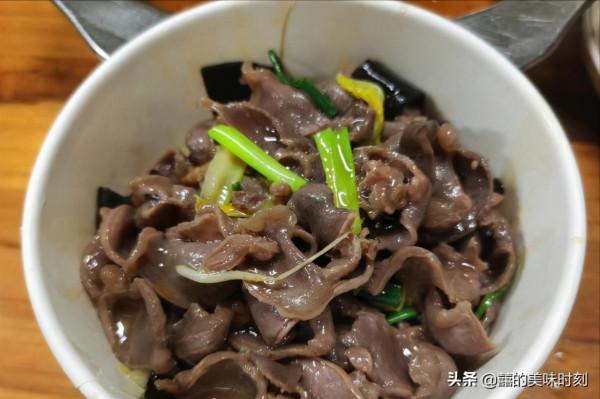 福建大哥太豪橫，16年只賣10道菜，四五十張桌子不搶吃不上