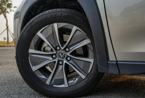 遊走都市的暖男 試駕雷克薩斯UX300e 遊走都市的暖男 試駕雷克薩斯UX300e