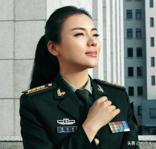 娛樂圈擁有軍人頭銜的明星，每個都不容易，徐璐讓人刮目相看