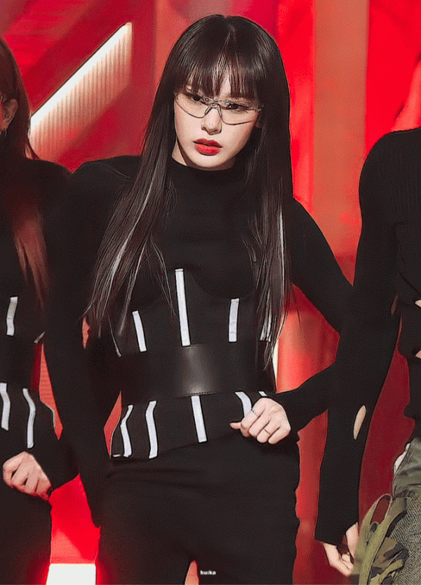 漂亮成了無能原罪？她這手大女主劇本比電視劇還精彩了