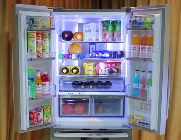 動一動冰箱的這3個地方，冰箱結冰少又省電，看完馬上試一下