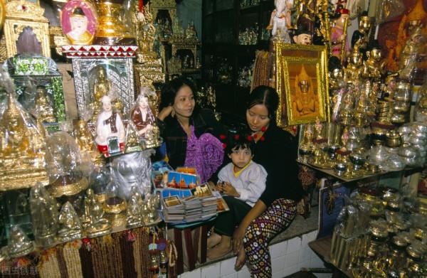 我後媽親女兒的瓜,今年因為她家裡糾紛不斷堪稱年度最佳狗血大戲 我後媽親女兒的瓜,今年因為她家裡糾紛不斷堪稱年度最佳狗血大戲