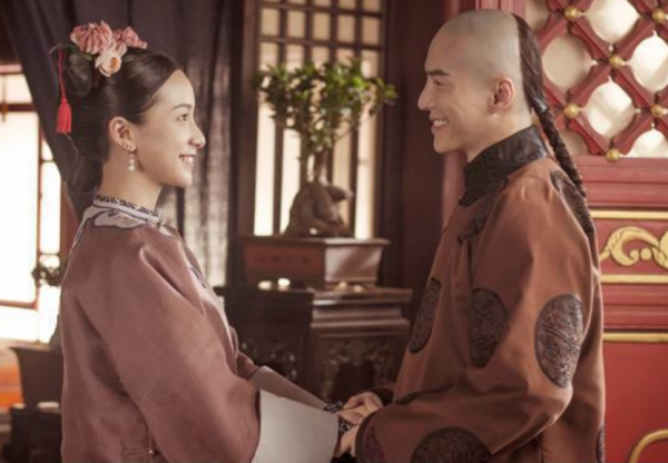 乾隆問功臣要何賞賜？一個要美人，一個要官，兩人的結局天壤之別