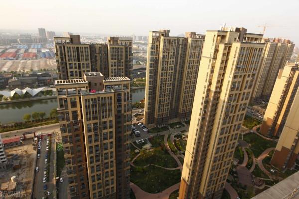 樓市再次迎來房價連跌了，此舉確實可以改善無房家庭的住房問題