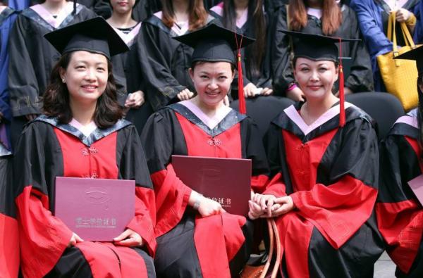 研究生導師，為何總想勸學生“讀博”？是為考生好還是另有玄機？