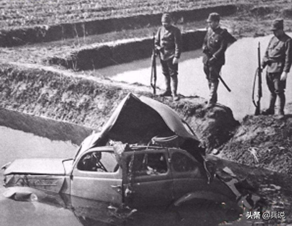 民兵爆破英雄，抱著地雷掂量：這個&OpenCurlyDoubleQuote;西瓜&rdquo;40斤，夠日本兵吃的