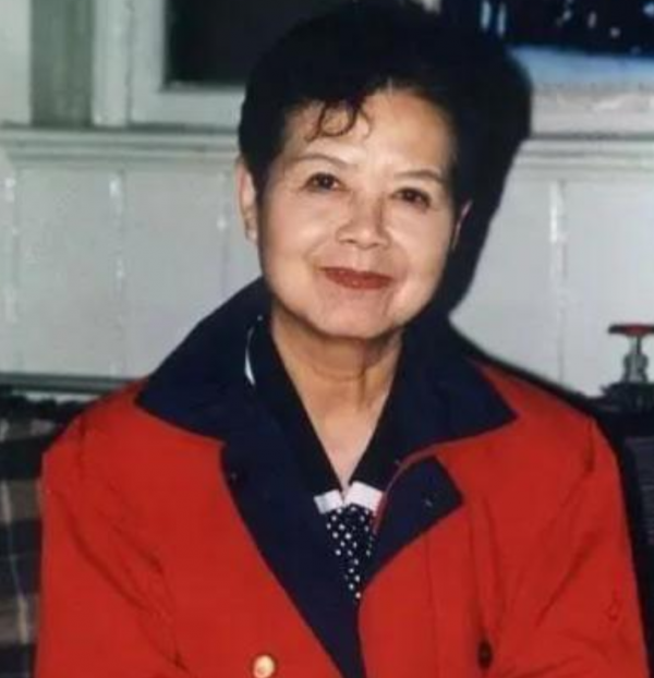 中國首位主持人沈力：享年87歲，撒貝南視她為偶像，曾救過趙忠祥