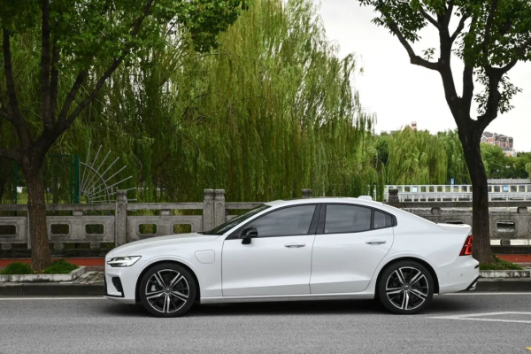 二手沃爾沃插混S60：4.7秒破百，7分錢一公里