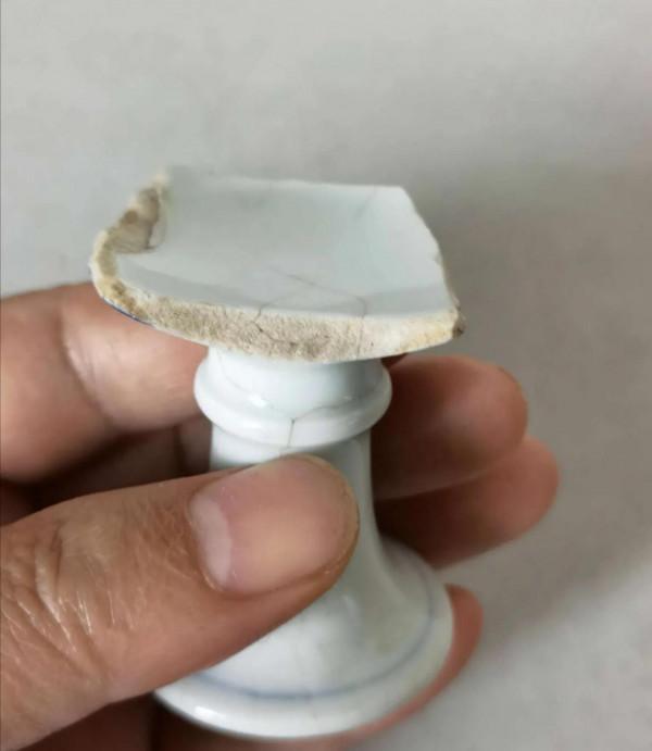 發兩件“大明成化年制”官款標本圖片，藏友可學習對比