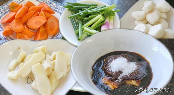 廣式羊肉煲正宗做法，掌握好關鍵一步，皮爽肉香味美，越吃越過癮