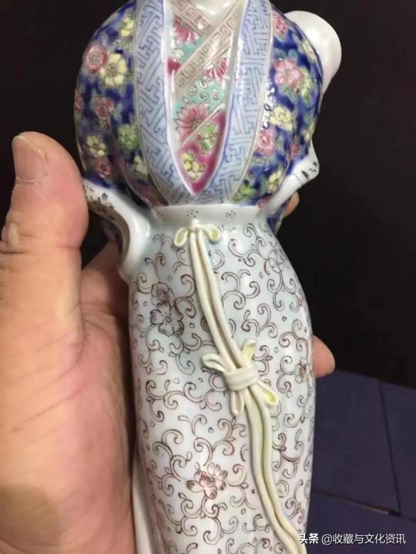 福建會館定製的侍女像鑑賞