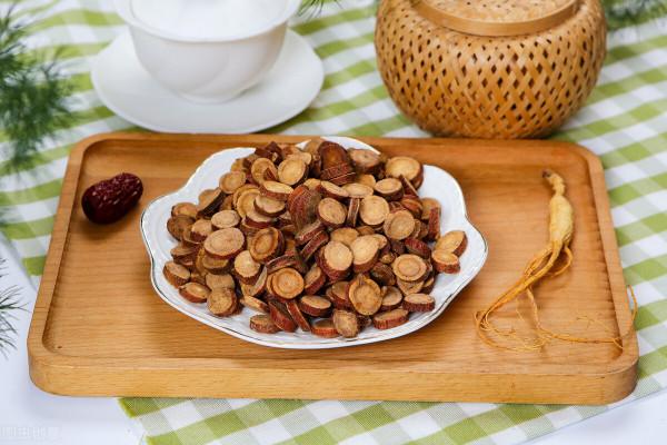 經常手腳冰涼是怎麼回事？四味藥送給你，疏肝解鬱