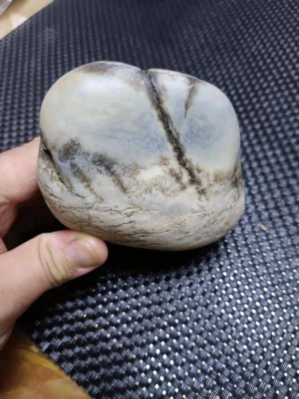 一塊歷經滄桑的醜石 一塊歷經滄桑的醜石