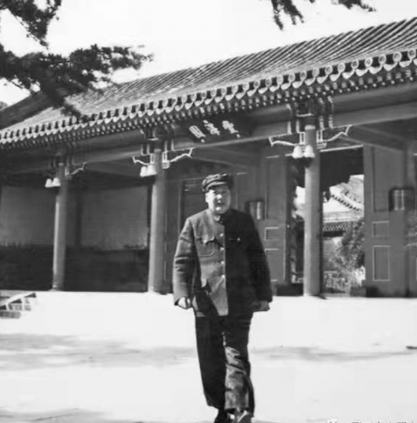 新中國成立前,葉劍英邀請中央入駐中南海,毛澤東拒絕:不做皇帝 新中國成立前,葉劍英邀請中央入駐中南海,毛澤東拒絕:不做皇帝