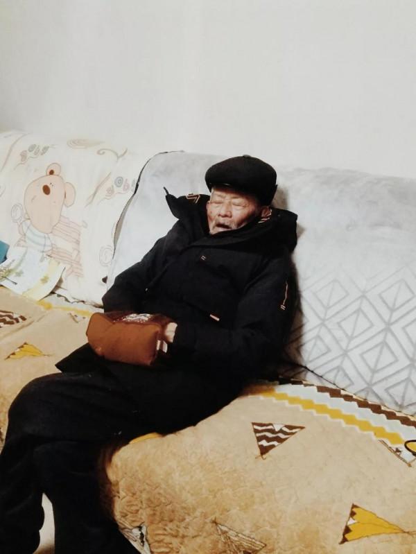 如果說睡覺是在賺錢，那麼好好活著，也是在給子孫積福