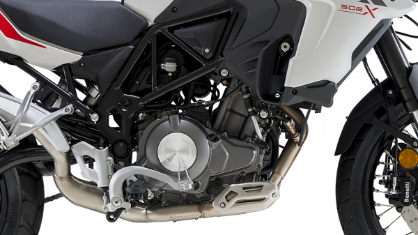 本田CB400X和金鵬TRK502，如何選？