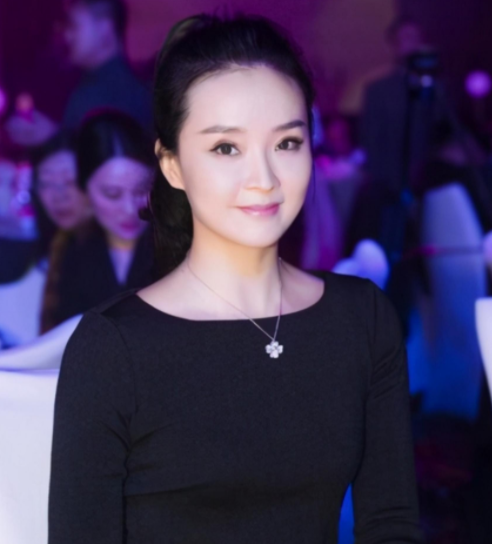 把女二硬生生演成女一的女明星，個個演技派，小到27歲大到55歲