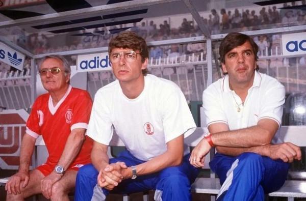 教授的故事:從降級到登頂,從海布里到酋長球場,槍王之王震足壇 教授的故事:從降級到登頂,從海布里到酋長球場,槍王之王震足壇