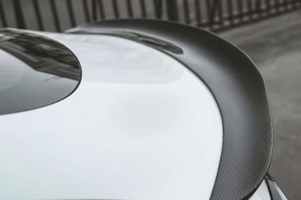 純碳纖維上身 特斯拉Model 3