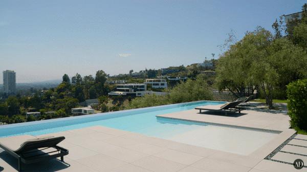 3.5億山頂豪宅佔地2.2畝 屋主竟然為豪車建了個展廳