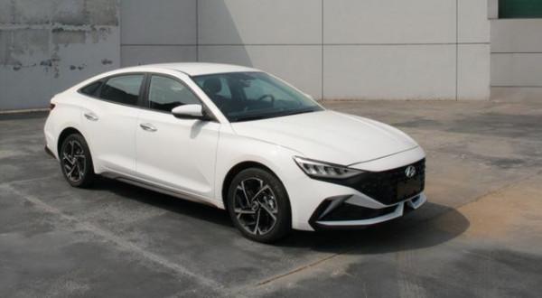 國產加長X5、4.0T V8紅旗、敞篷MINIEV，明年第一波新車值得期待