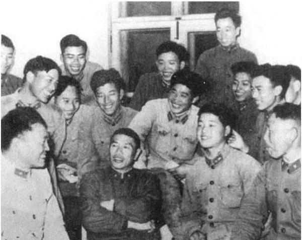 1958年,毛主席號召下連隊當兵,哪7位大軍區司令員帶頭響應? 1958年,毛主席號召下連隊當兵,哪7位大軍區司令員帶頭響應?
