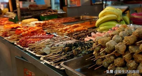 冬至到，不管有錢沒錢，吃2菜，食2肉，飲2茶，忌2味，健康過冬