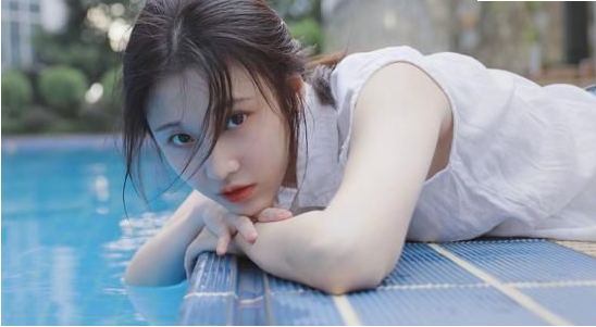 現代裝一般古裝卻美出天際，這些女星個頂個的好看，可就是紅不了