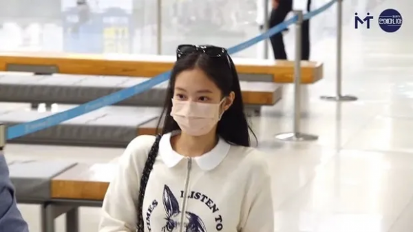 JENNIE獨自前往美國，所為何事；休寧巴依葉被粉絲孤立？