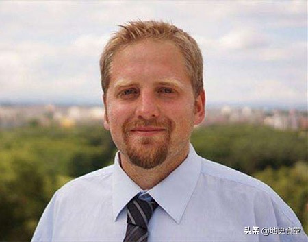 歐洲一塊無主之地，相鄰兩國都不要，有個捷克人跑到當地建國