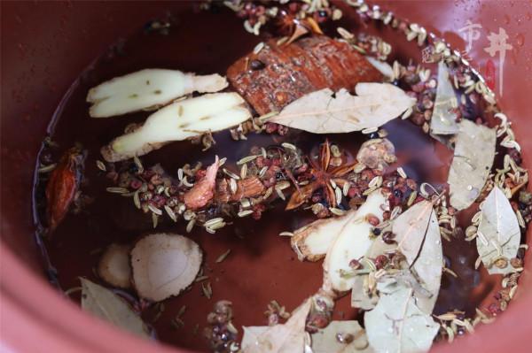 自制“鄉巴佬”鵪鶉蛋，電飯鍋滷一鍋很方便，家人愛吃，不用買了