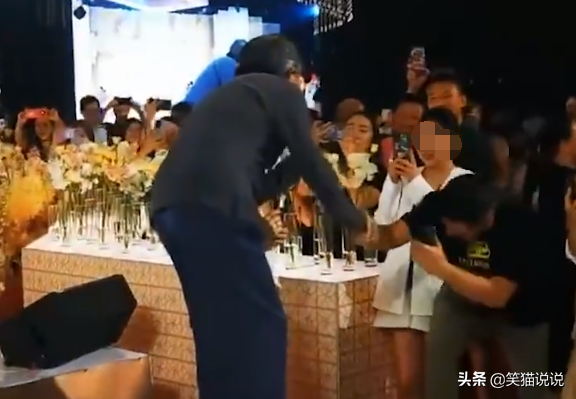 林子祥出席婚禮唱歌助陣，卻不料變成演唱會，74歲依舊中氣十足