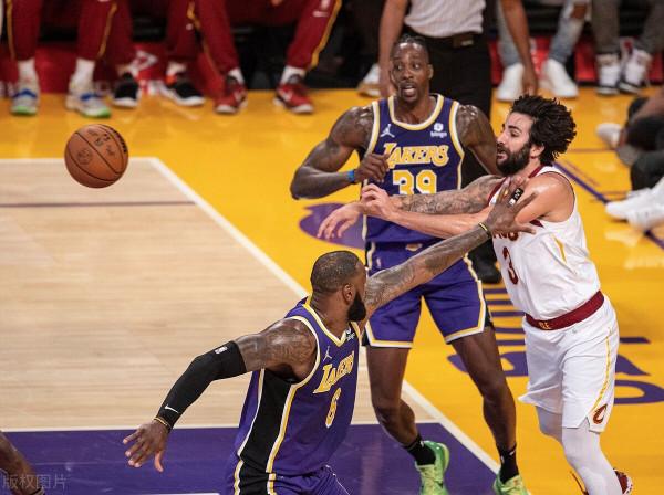最新排名出爐！湖人或交易威少，哈登破解新規則，曾凡博首秀驚豔