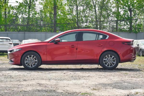 落地價15萬左右，高性價比三款轎車推薦（1）馬自達 昂克賽拉