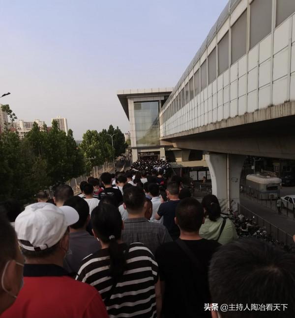 北京這個小區，被譽為亞洲最大社群，每天擠地鐵場面頗為壯觀