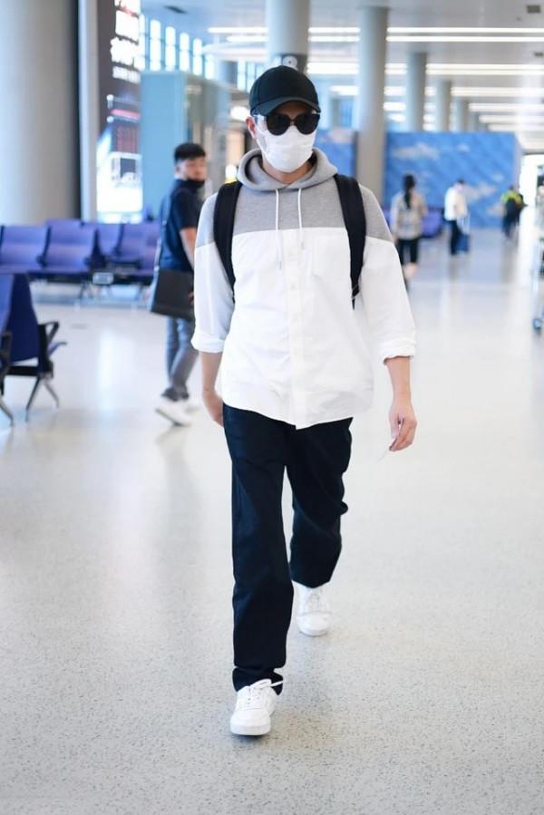 男人想年輕,不要亂穿衣!看張智霖的造型,50歲穿出20多歲的狀態 男人想年輕,不要亂穿衣!看張智霖的造型,50歲穿出20多歲的狀態