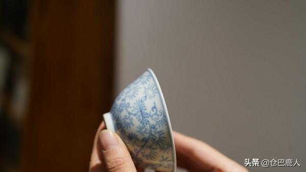 青花纏枝菊花紋杯「青若微雨·依雲而起」