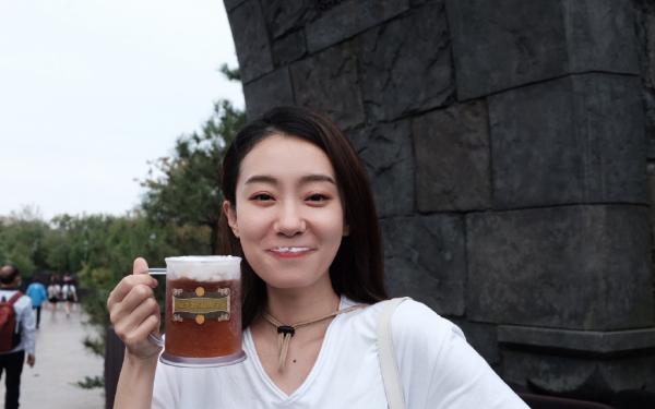 黑龍江一新娘撞臉張小斐，還以為是本人結婚了！網友：新郎賺到了