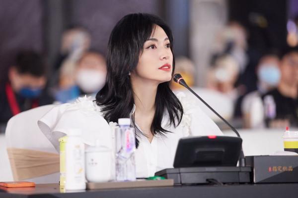 姚晨任金雞電影創投大會主評審 亮相路演活動併發言