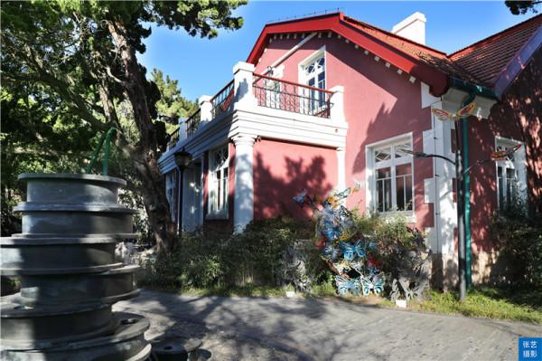 青島八大關有座豪華富麗的花園洋房，因中國首位影后胡蝶而得名