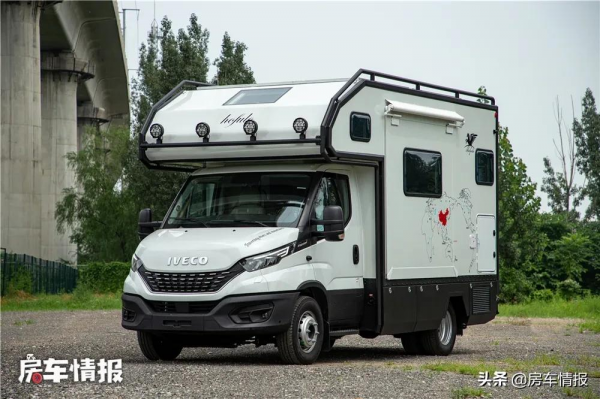 出廠14度電的霍夫勒房車，6人長途旅行可勁玩，外觀比越野車還猛