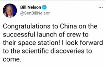 “你”在太空看地球，我在總檯守望“你”