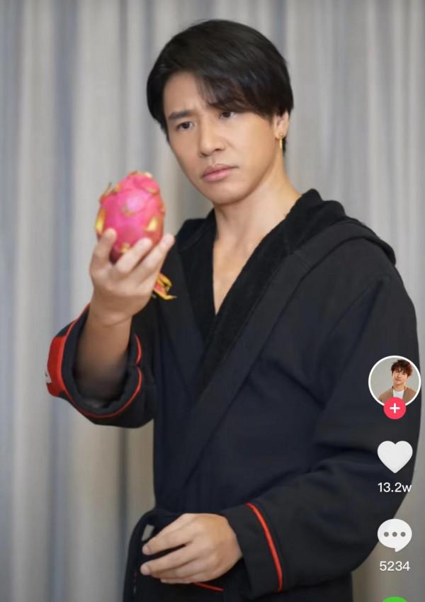 明星光劍變身哪家強？倪虹潔秀肌肉，辛芷蕾搞笑，肖戰無效換裝