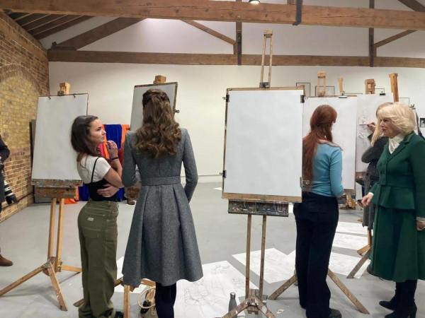 凱特與公婆出聯合公務，三人同框其樂融融，這樣的兩代聯動誰不愛