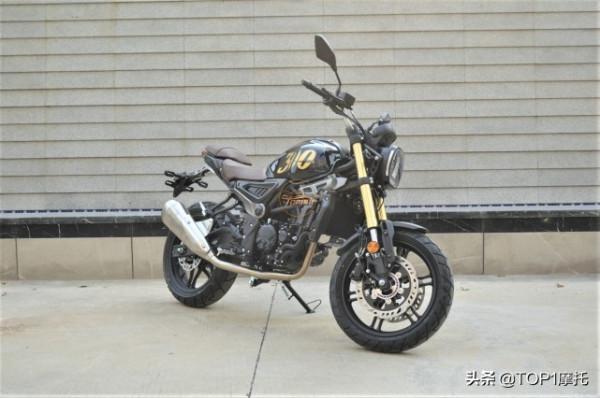 好騎、操控靈活、價效比高 無極300AC新款到店實拍