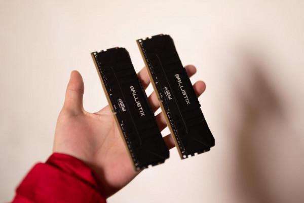 5000元不到的12600KF主機，顯示卡純純的亮個機？